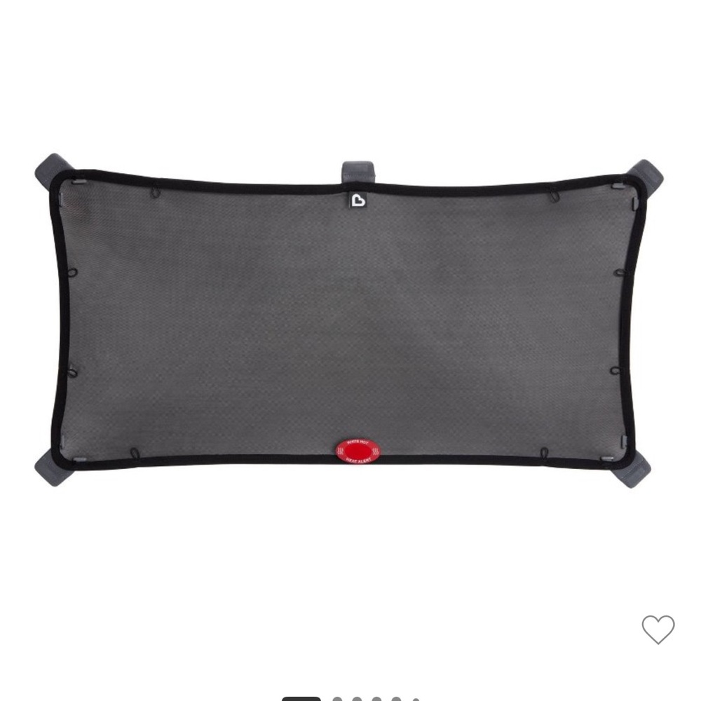 Munchkin Brica Magnetic Stretch to Fit Sun
Shade - Black